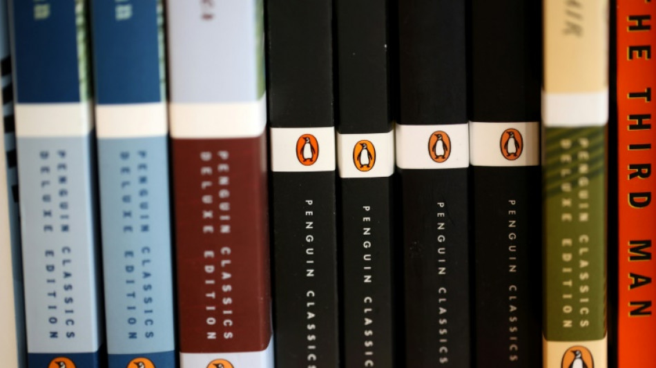 Justicia de EEUU bloquea fusión entre editoriales Penguin y Simon & Schuster