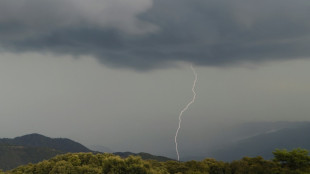 Fünf Tote bei Gewittern auf Korsika - Regen hilft aber der Feuerwehr in Spanien