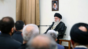 El ayatolá Jamenei llama a votar en las presidenciales de Irán tras la alta abstención en la primera vuelta