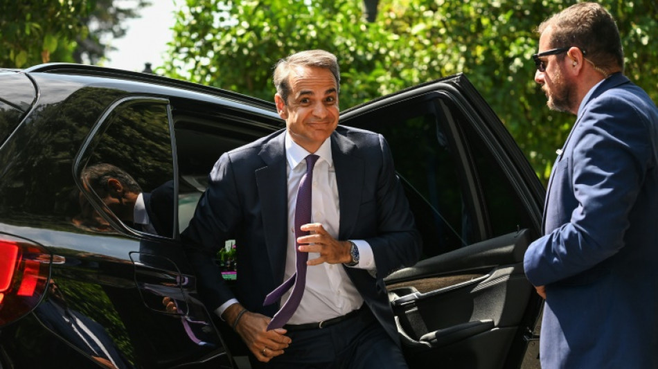 Mitsotakis inicia un segundo mandato en Grecia prometiendo reformas