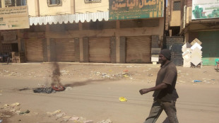 Rideaux baissés et barricades au Soudan en deuil pour les anti-putsch
