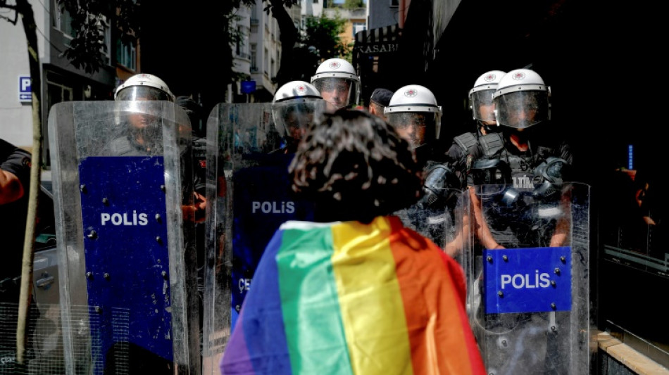 Plus de 150 arrestations lors de la Marche des Fiertés à Istanbul