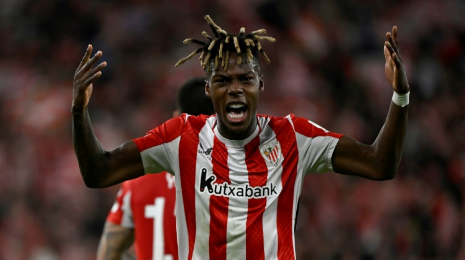 Nico Williams clasifica al Athletic ante una Roma con diez jugadores