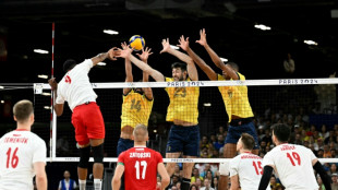 Brasil joga melhor, mas perde para Polônia no vôlei masculino em Paris