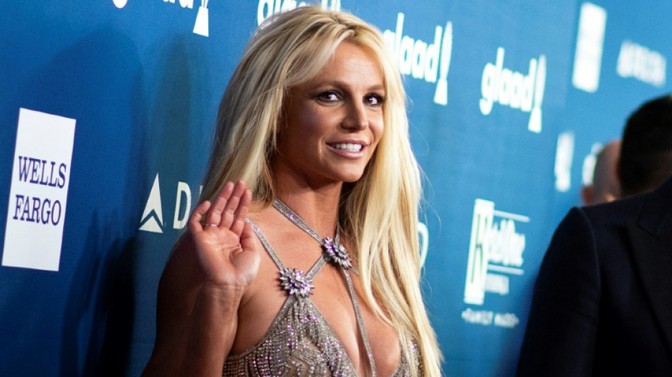 Toxic? Britney tells of troubles in new memoir