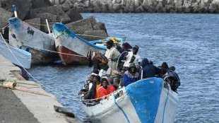 El Parlamento español aborda una petición masiva para regularizar a migrantes sin papeles