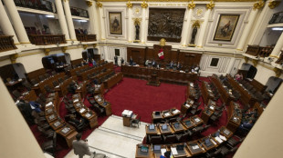 Congreso de Perú bloquea hasta agosto debate de un adelanto de elecciones