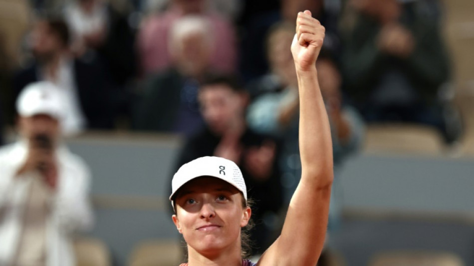 Swiatek bate francesa Leolia Jeanjean e vai enfrentar Osaka em Roland Garros