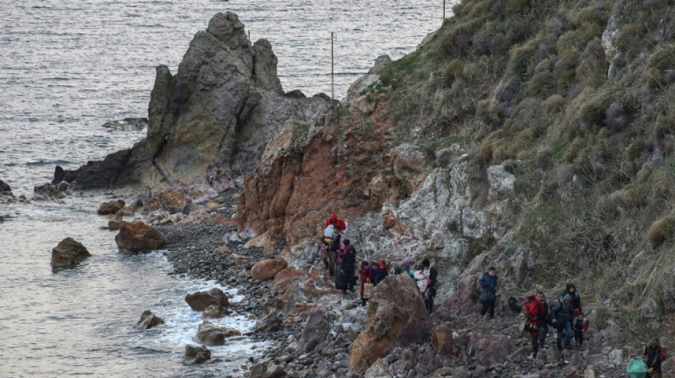 Guardacostas de Grecia impiden la entrada de unos 600 migrantes 