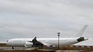 Avión con pasajeros indios bloqueado en Francia partirá este lunes