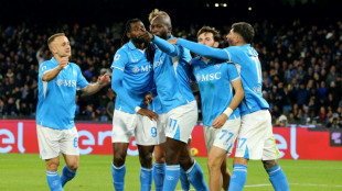 Napoli vence Roma e recupera liderança da Serie A