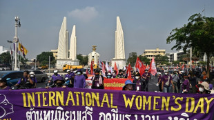 Las mujeres salen a la calle en todo el mundo a defender sus derechos en riesgo