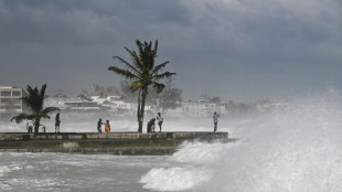 Beryl, elevado a categoría 5, causa destrozos y deja cinco muertos en el Caribe