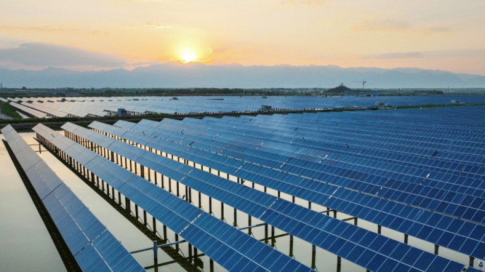 China construye el doble de capacidad eólica y solar que el resto del mundo, según un estudio