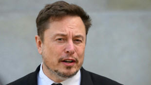 Musk dice que la red social X podría aplicar una pequeña cuota mensual