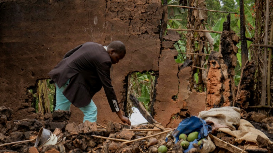 La desolación de una aldea fantasma tras un ataque de rebeldes en RD Congo