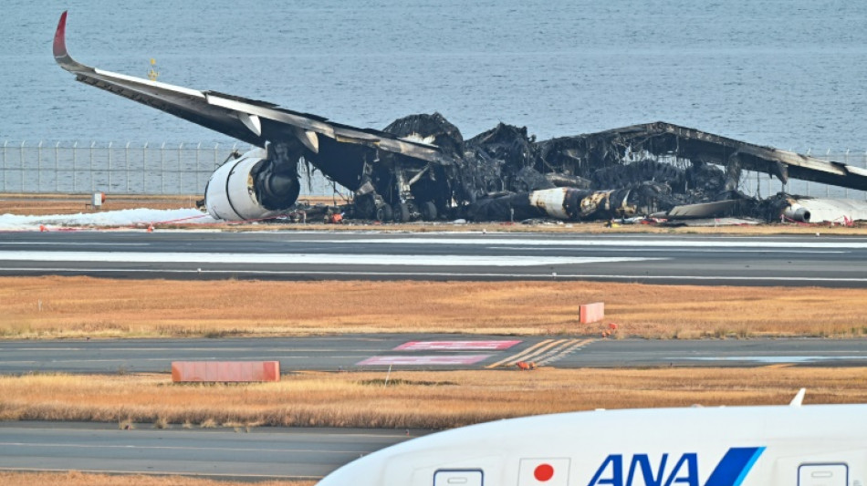 Investigadores ainda não conseguiram identificar causas de colisão de aviões em Tóquio