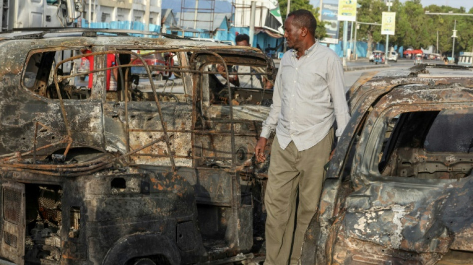 Nueve personas mueren en una explosión en un café en la capital de Somalia