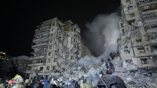 Sube a 20 el número de muertos en el bombardeo de un edificio en Dnipró, Ucrania