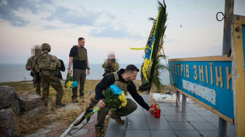 Zelensky exalta 'coragem' da Ucrânia após 500 dias de guerra