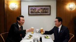 Primer ministro japonés anuncia visita a Corea del Sur