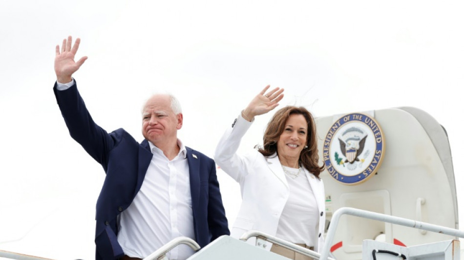 Kamala Harris volta a fazer campanha com visitas a estados-pêndulo