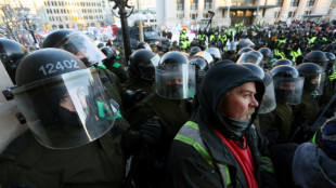 La police cherche à faire partir les derniers contestataires d'Ottawa, plus de 100 arrestations