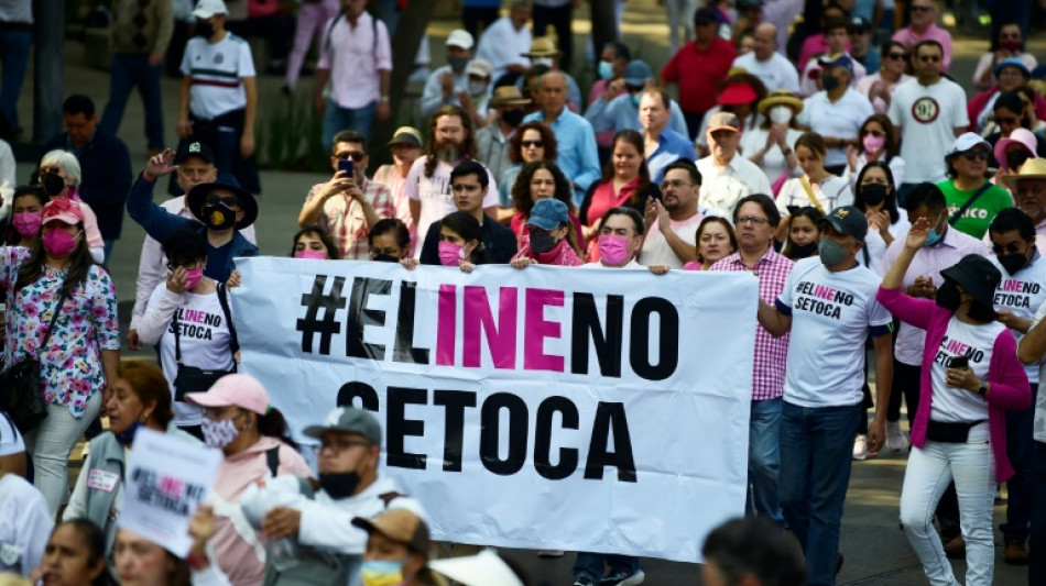 El Senado de México aprueba la polémica reforma electoral de López Obrador