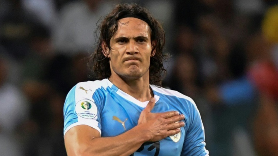 Edinson Cavani announces retirement from international football