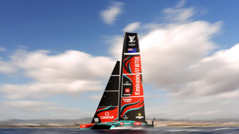 America's Cup: New Zealand vince 8/a regata, domani match point