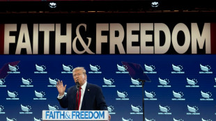 "Votez" pour moi, je vous défendrai: Trump courtise les chrétiens évangéliques