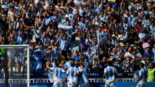 Argentina vence Ucrânia e avança como 2ª do grupo no futebol masculino em Paris