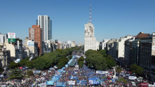 Argentinos conmemoran 1 de Mayo con ollas populares y actos contra el FMI