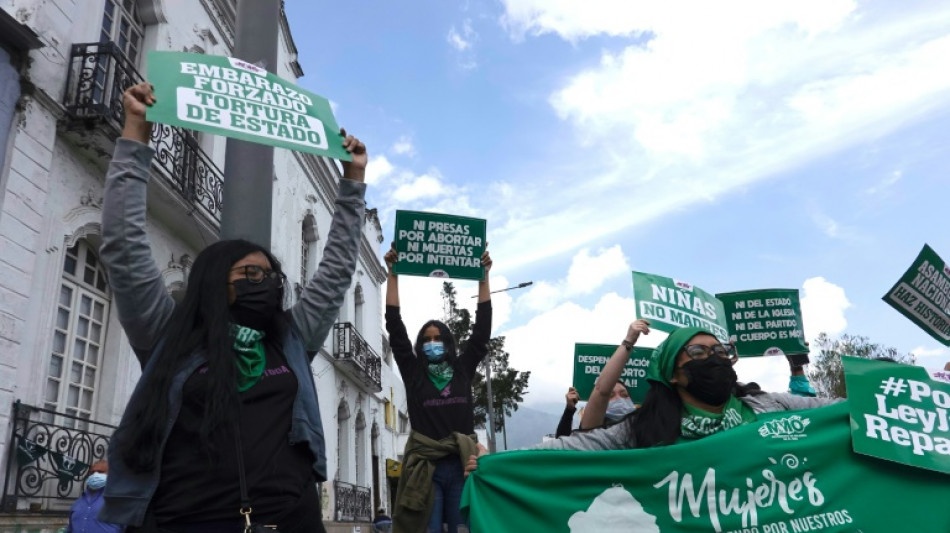 Congreso de Ecuador reglamenta acceso al aborto en caso de violación