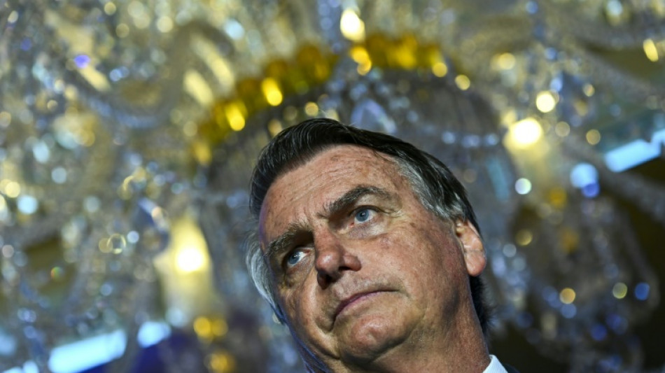 Bolsonaro dice que quiere regresar a Brasil "en las próximas semanas"