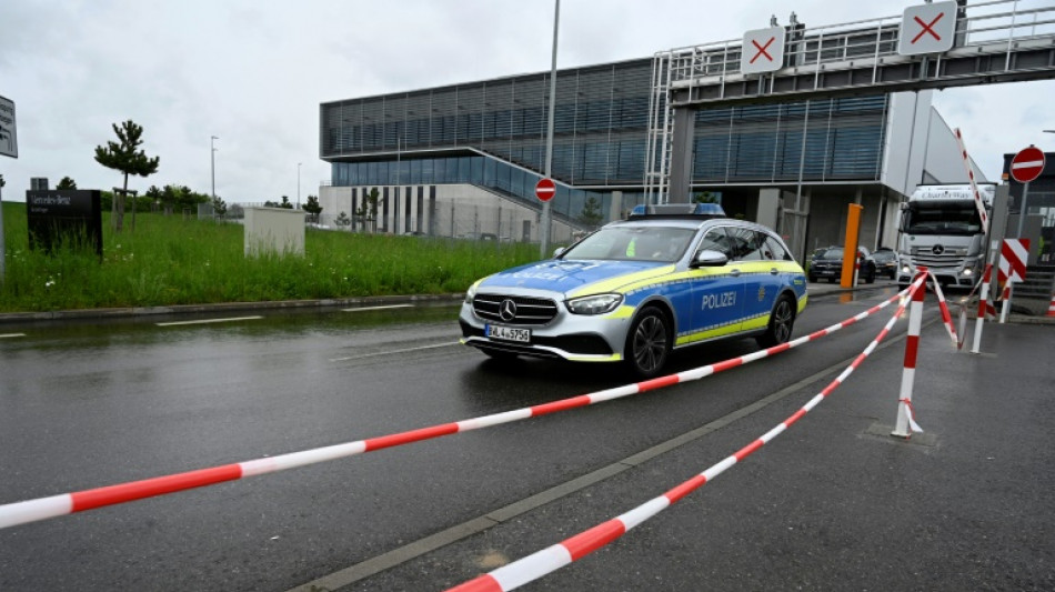 Dos muertos en un ataque a tiros en una fábrica de Mercedes en Alemania