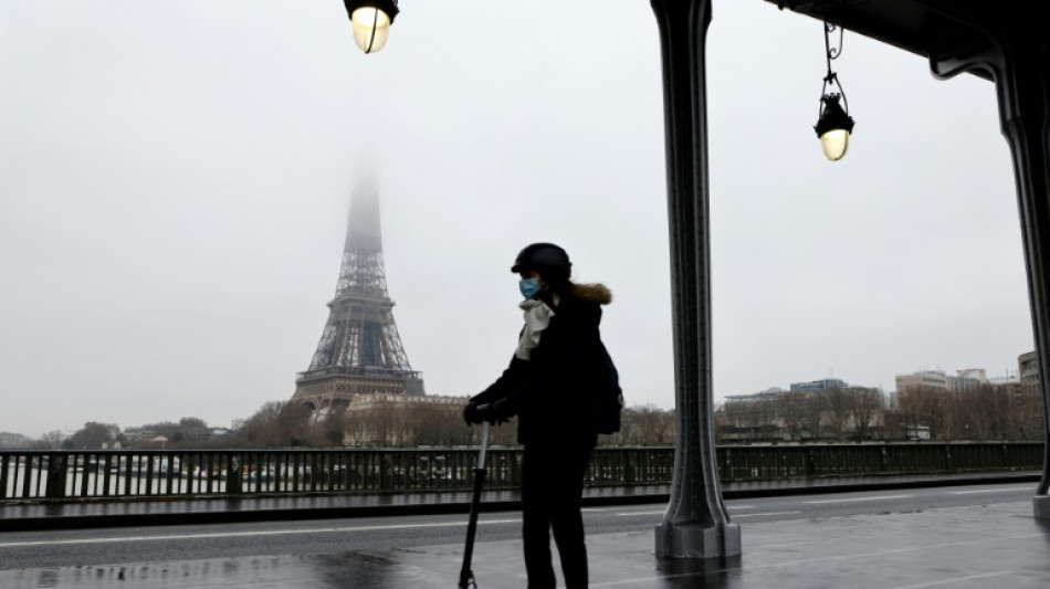 París vota si prohibe los monopatines eléctricos de alquiler