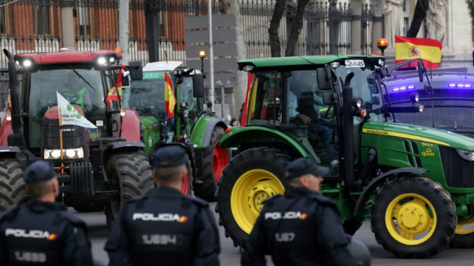 Los agricultores llevan sus tractores a Madrid para mostrar su enfado