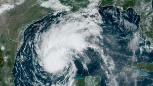 Nueve fallecidos por Beryl, que se degrada a tormenta tropical en Texas