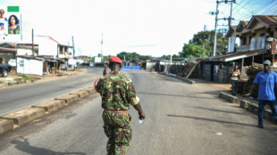 El gobierno decreta un toque de queda en Sierra Leona tras el ataque contra una armería