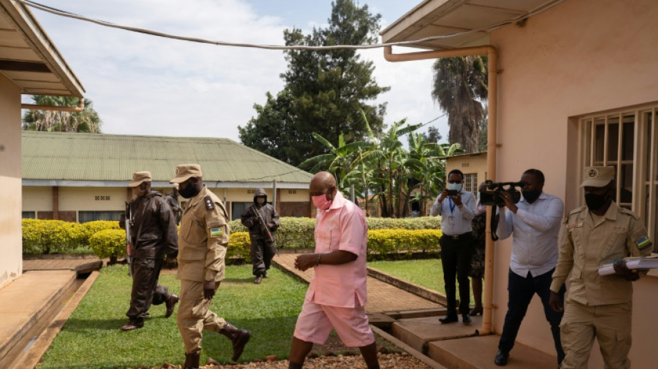 El héroe del "Hotel Ruanda" Paul Rusesabagina llega a EEUU