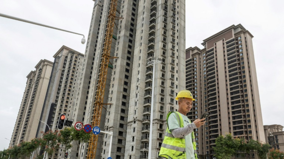 Acciones de la inmobiliaria china Evergrande suben 28% al reanudar cotización