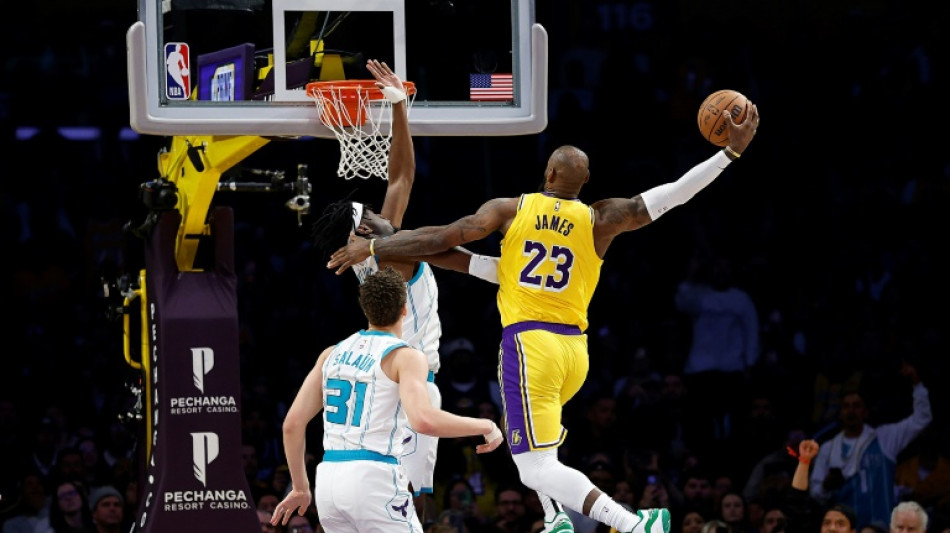 NBA: les Lakers surpris à domicile par les Hornets