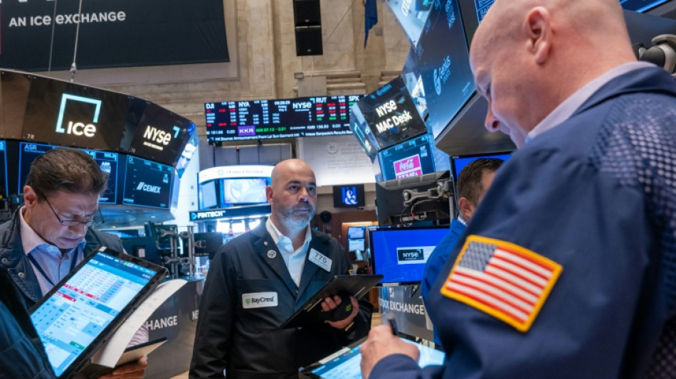 Wall Street évolue à des records après une inflation ralentie
