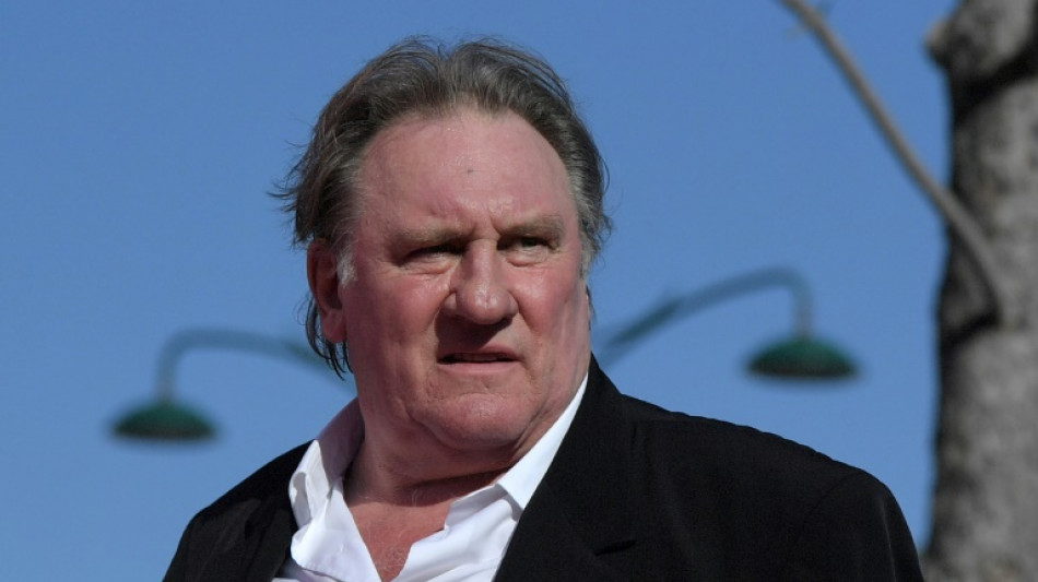 Procès requis contre Gérard Depardieu pour viols sur la comédienne Charlotte Arnould