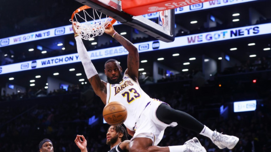 LeBron hits 40 in Lakers win, Doncic has 47 as Mavs beat Rockets