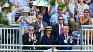 Trump asiste a la graduación de su hijo Barron en una escuela secundaria de Florida