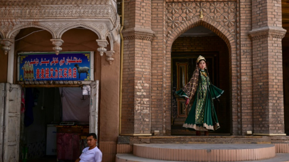 El gobierno chino promueve el turismo en la golpeada región de Xinjiang