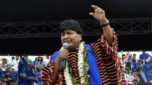 Evo Morales critica manejo económico en aniversario de su partido