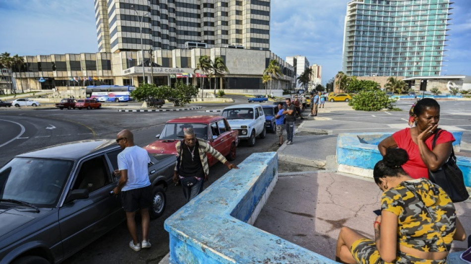 "Infernal" crisis de gasolina perdura y trastorna la vida cotidiana en Cuba